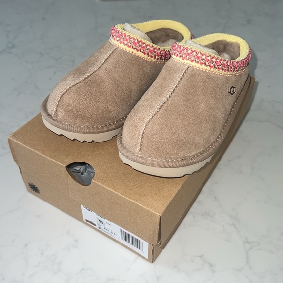 NWT Kids UGG pink and yellow Tasman - Picture 2 of 9